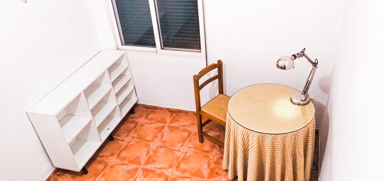 Room in Malaga Center: Window to the City Exterior photo